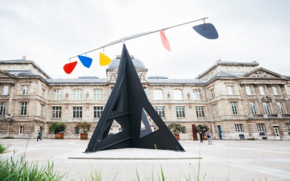 Départ de la sculpture Horizontal d'Alexander Calder